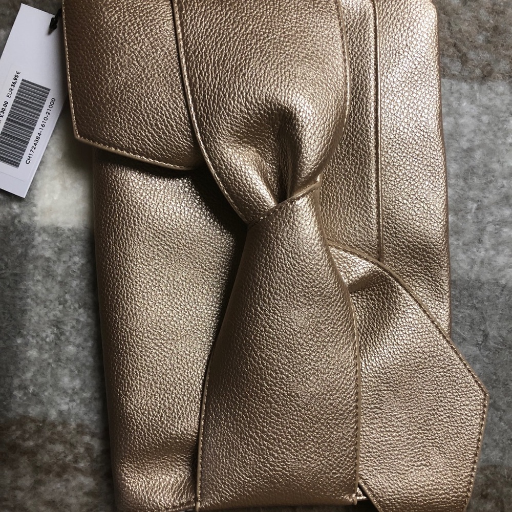 Gold clutch
